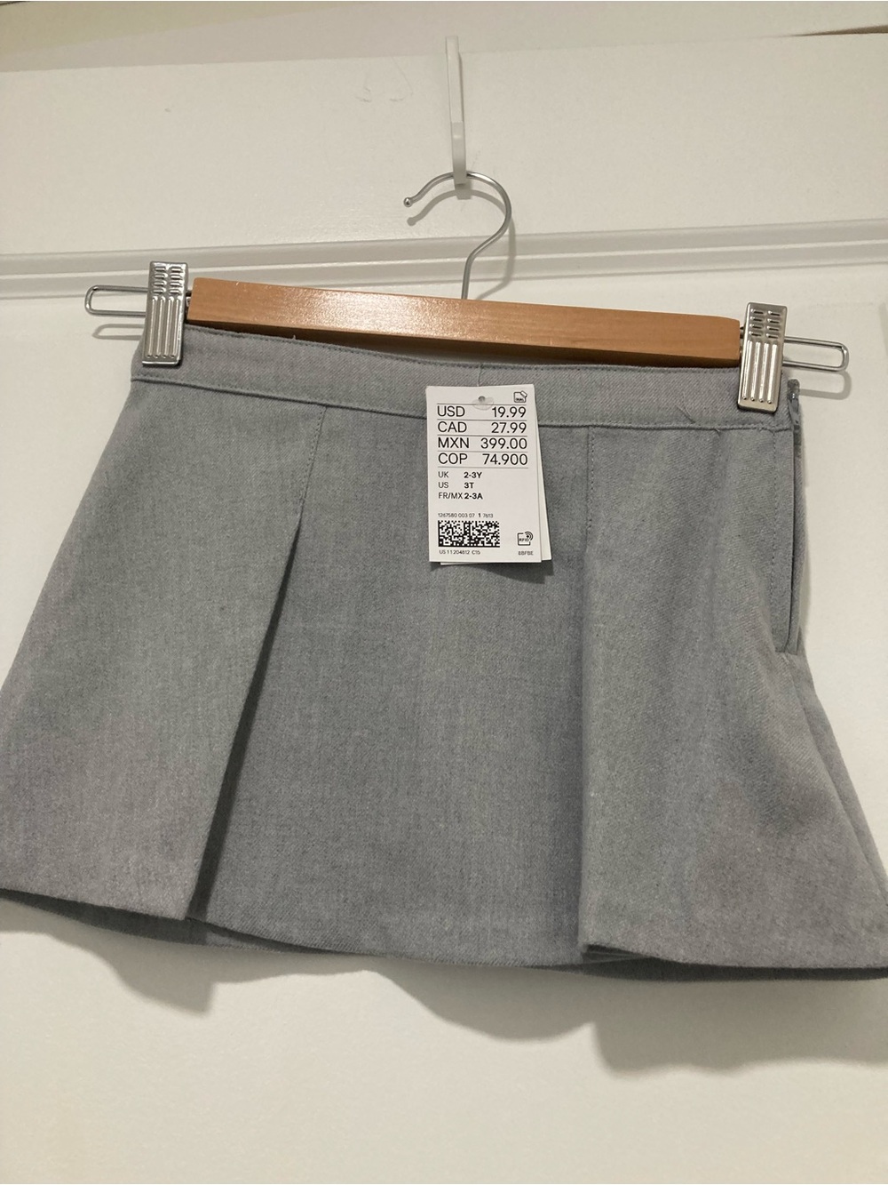 H&M Gray Pleated Mini Skirt